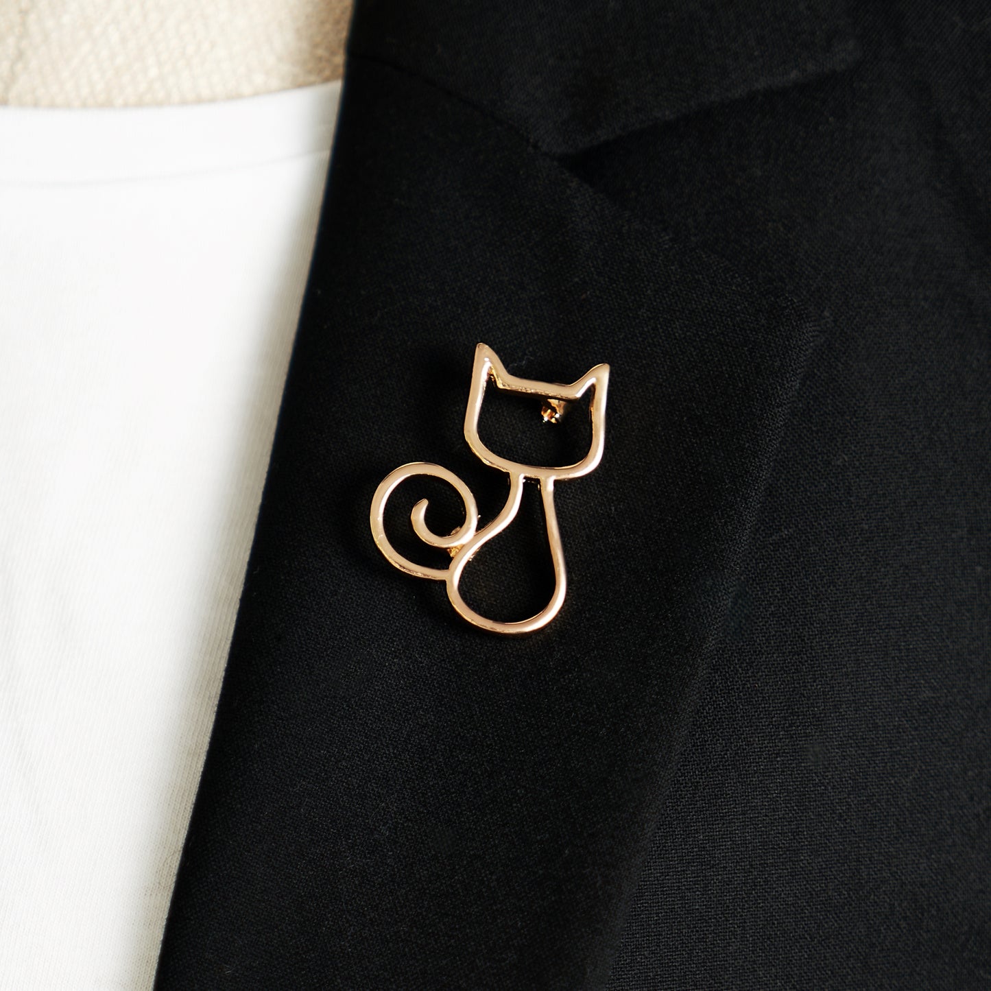 Cat outline lapel brooch in gold metal, animal lover gift, cat owner gift, cat lover gift, cute cat gift, gifts under £10
