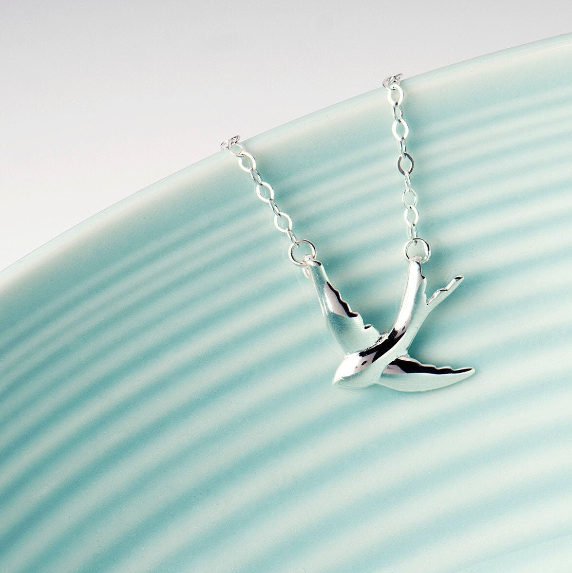 Swallow necklace sterling silver 925, gift for bird lover, freedom gift, gift for friend, travellers gift, silver necklace, gift card