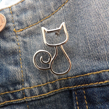 Silver cat outline brooch