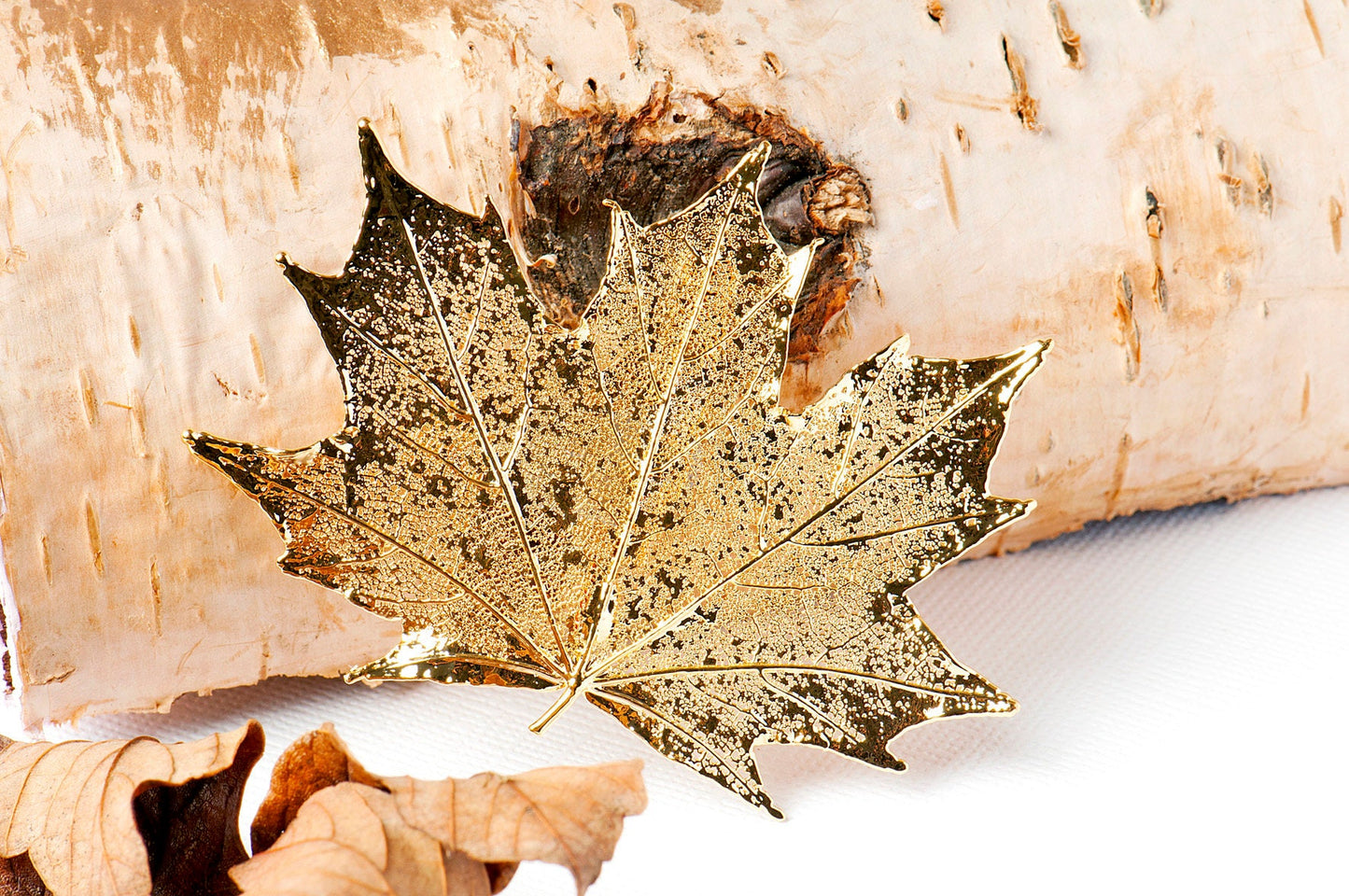 Statement Sugar Canadian Maple Leaf Brooch Gold, large canadian maple leaf brooch (can also be worn as a pendant) this is a striking brooch and makes a lovely gift for a friend or family.  A little piece of nature captured for all tim. A great gift for her or anyone who appreciates nature