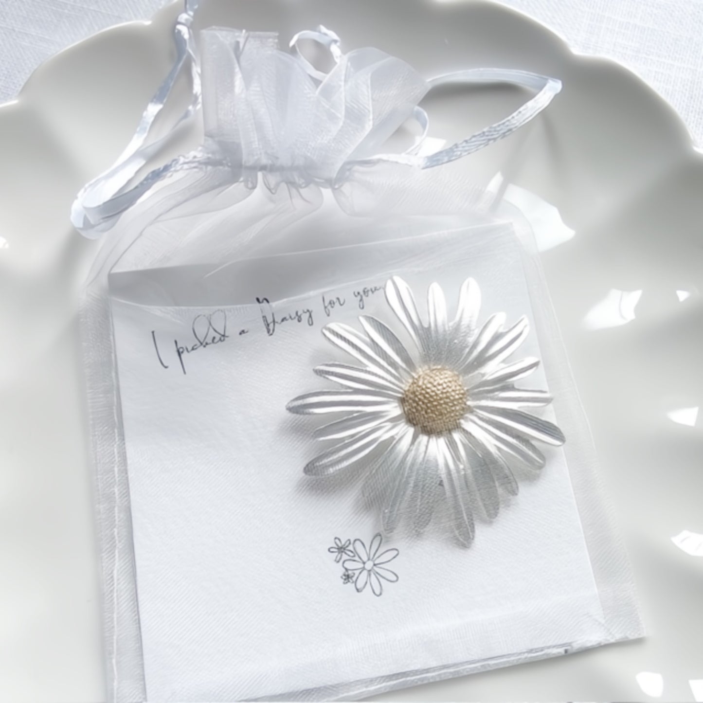 Large Daisy Gold and Silver Statement Brooch on Gift card that says 'I picked a daisy for you'