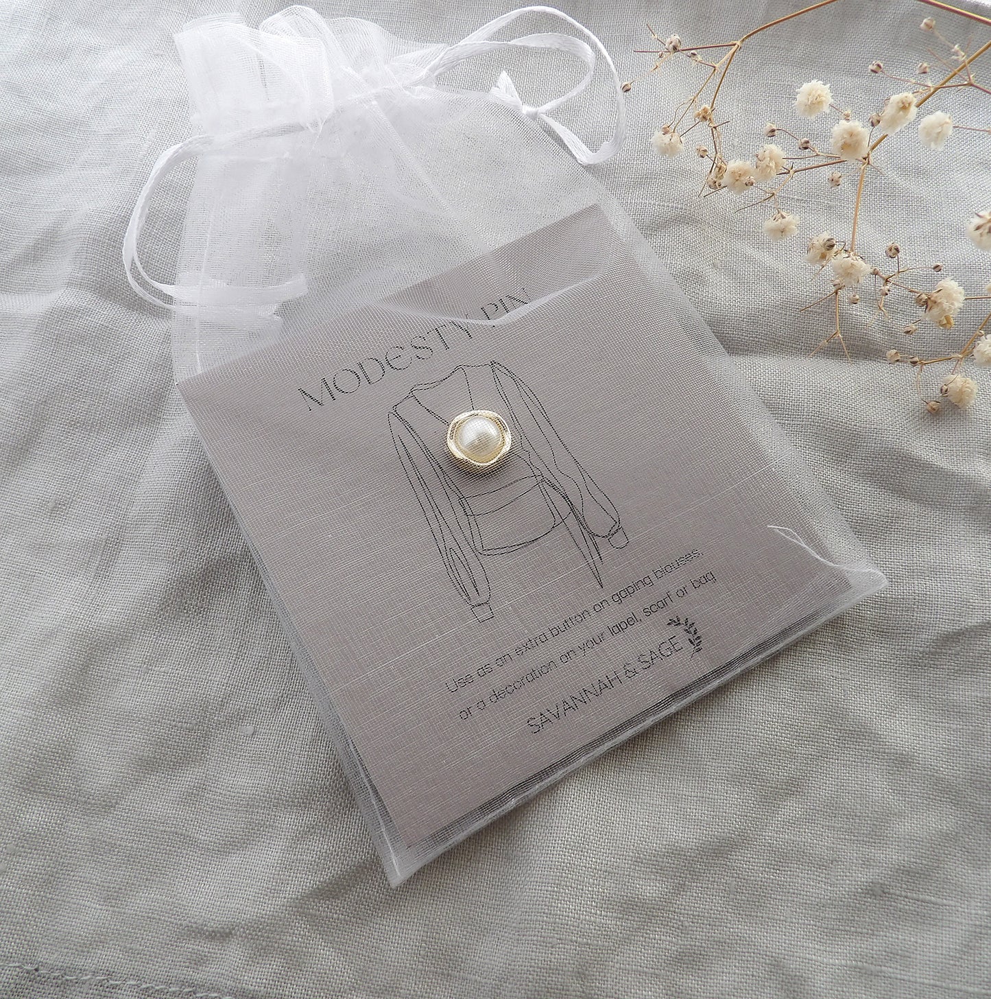 curvy modesty pin - white pearl on modesty pin gift card in chiffon pouch ready for gifting.
