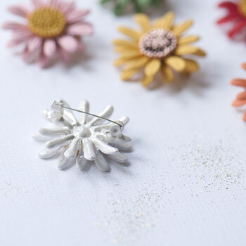 Daisy brooches group of colours