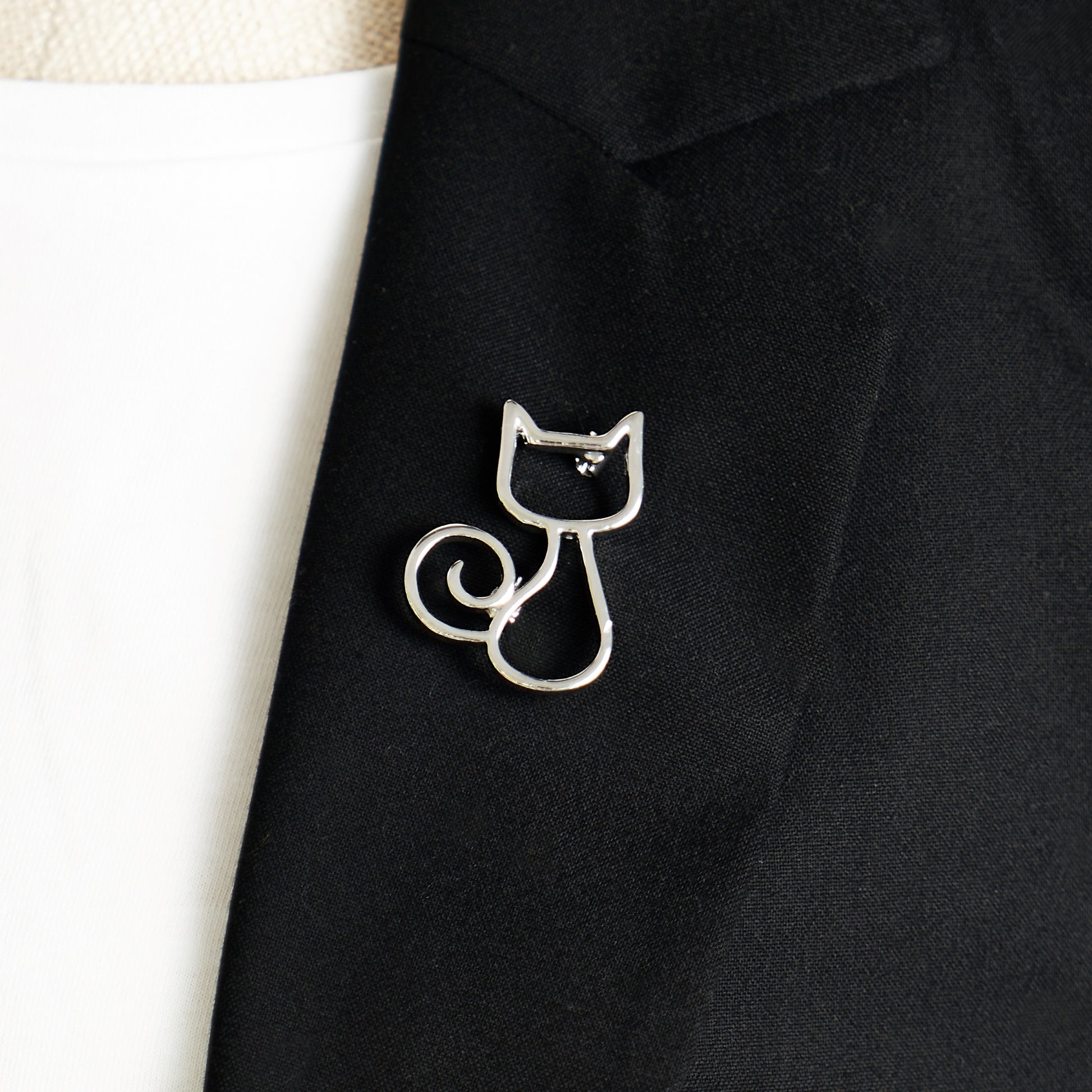 Cat outline lapel brooch in silver metal, animal lover gift, cat owner gift, cat lover gift, cute cat gift, gifts under £10