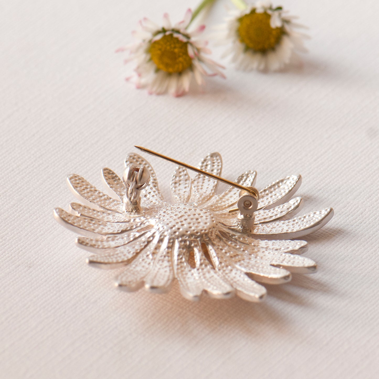 Back of the statement daisy brooch